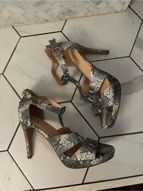 XOXO Black & White Snake-Print Strappy High Heel Sandals
